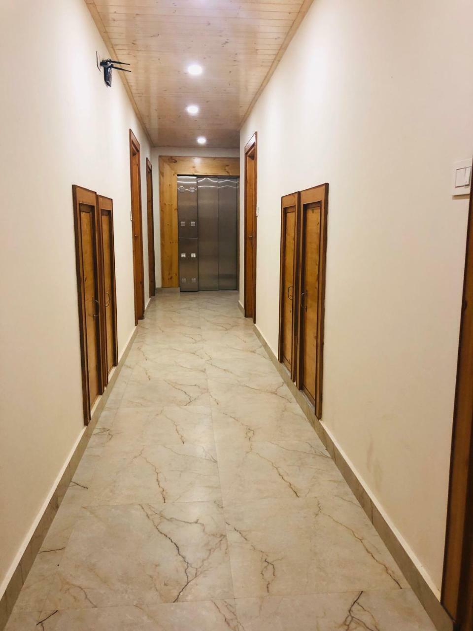 Pashmina Hotel มะนาลี ภายนอก รูปภาพ